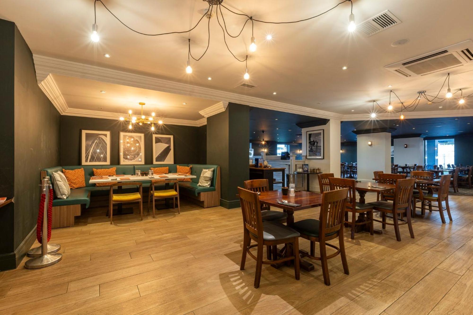 Holiday Inn - Glasgow Airport By Ihg Paisley Bagian luar foto