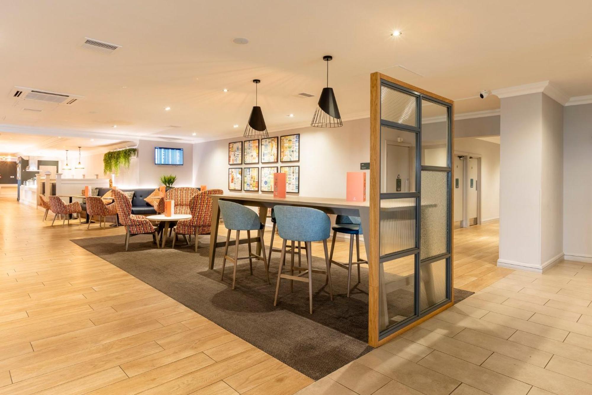 Holiday Inn - Glasgow Airport By Ihg Paisley Bagian luar foto