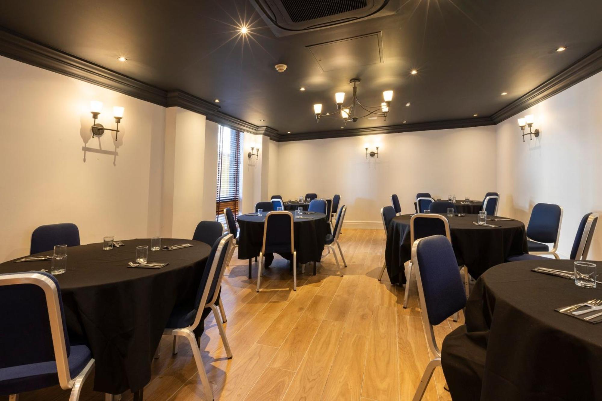 Holiday Inn - Glasgow Airport By Ihg Paisley Bagian luar foto