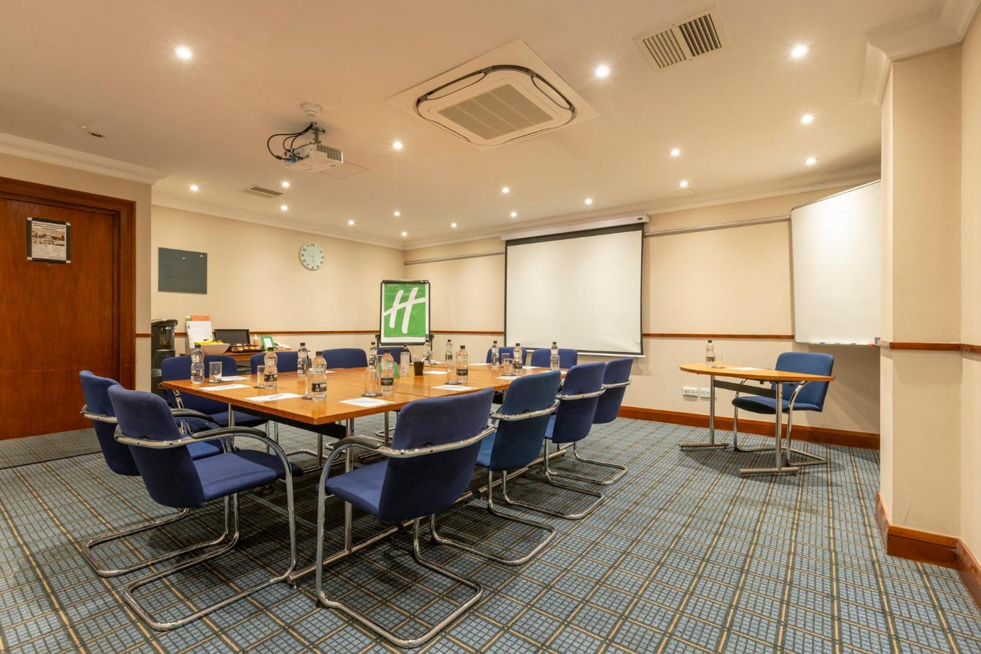Holiday Inn - Glasgow Airport By Ihg Paisley Bagian luar foto