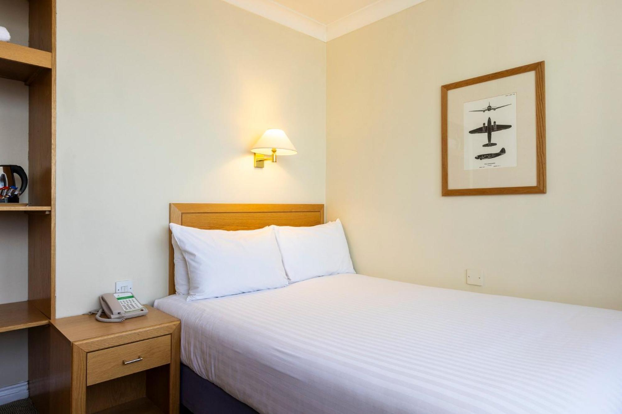 Holiday Inn - Glasgow Airport By Ihg Paisley Bagian luar foto