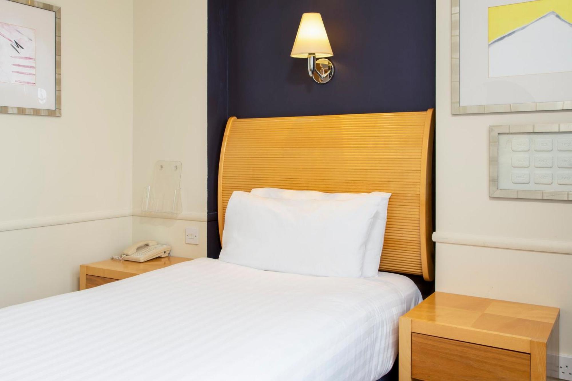 Holiday Inn - Glasgow Airport By Ihg Paisley Bagian luar foto